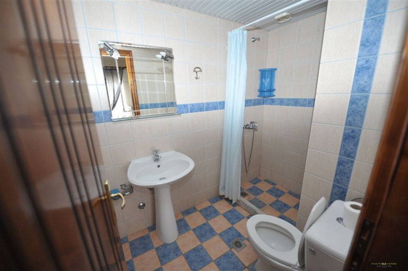 Grcka apartmani letovanje, Nea Mudania Halkidiki, Vila Irini, izgled kupatila